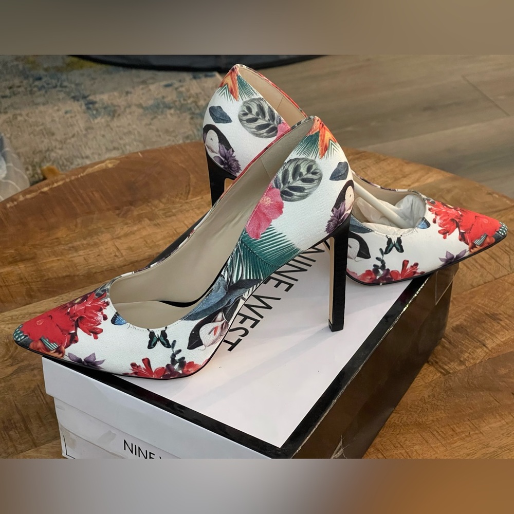 Nine West Heels ~ Size 8 - Picture 2 of 3